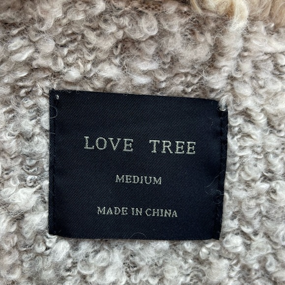 Love Tree Faux Fur vest Womens size medium - Picture 5 of 5